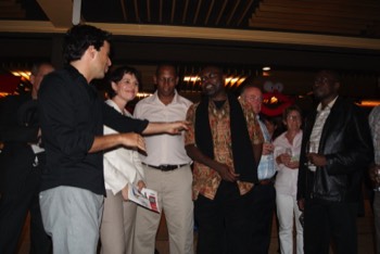  Le volet suisse: inauguration d’une expo de dessins kényans et projection des films au festival Morges-sous-Rire, en présence de la présidente de la Confédération, Doris Leuthard – Morges, 14 juin 2010 